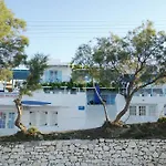 Paros Carmel Studio-apartment لوغاراس