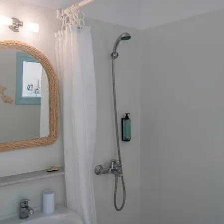 Paros Carmel Studio-apartment شقة *