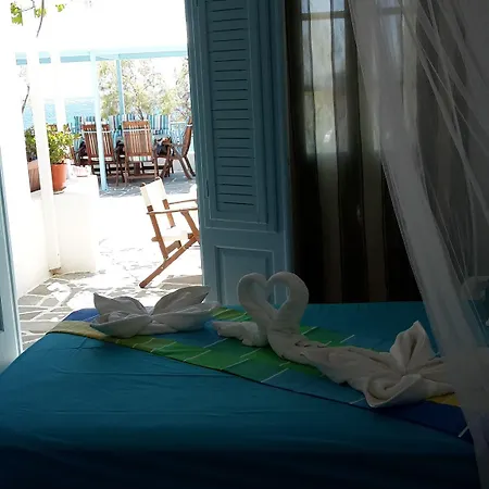 Paros Carmel Studio-apartment * لوغاراس