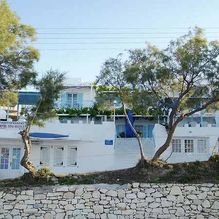 Paros Carmel Studio-apartment ロガラス