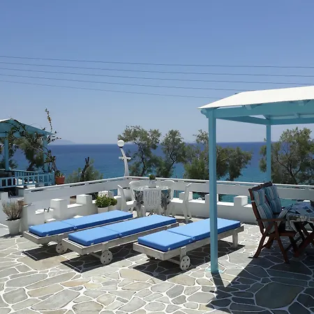 Paros Carmel Studio-apartment * ロガラス