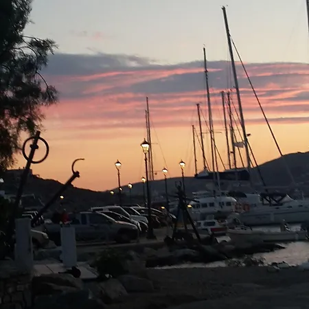 Paros Carmel Studio-apartment شقة *