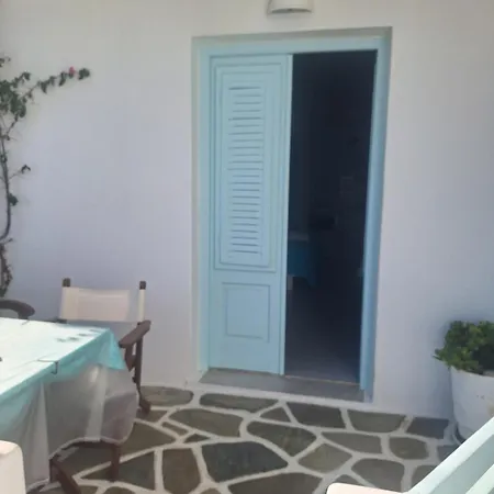Paros Carmel Studio-apartment * لوغاراس