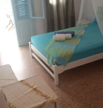 Paros Carmel Studio-apartment شقة لوغاراس