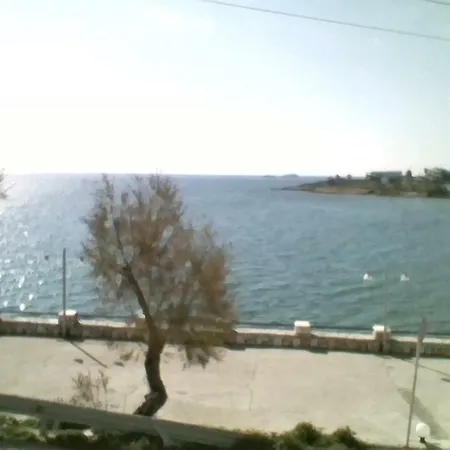 Paros Carmel Studio-apartment * لوغاراس